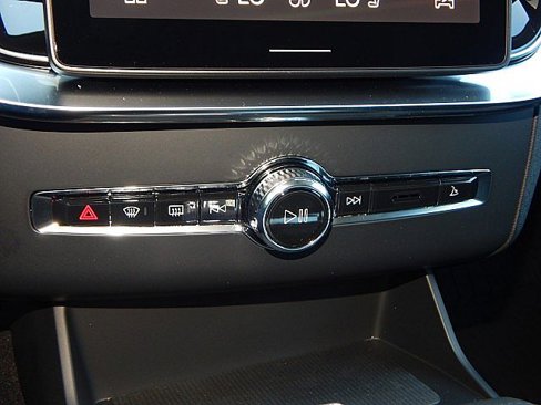 New 2026 Volvo XC90 B5 Ultra image 19