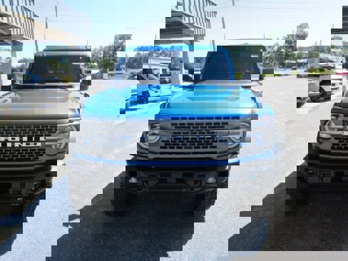 New 2025 Ford Bronco Badlands image 8