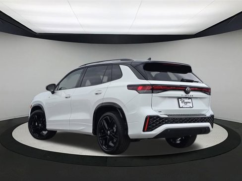New 2025 Volkswagen Tiguan SE R-Line image 5