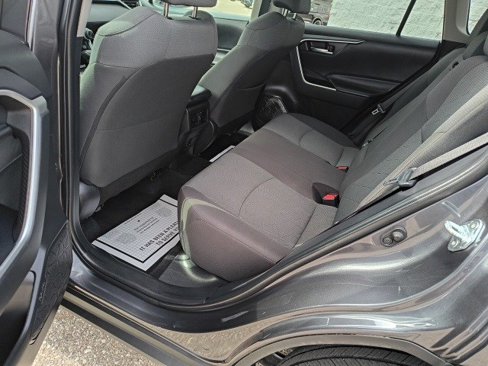 Used 2022 Toyota RAV4 XLE image 13