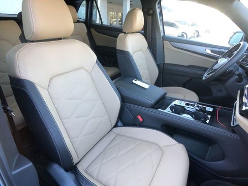 New 2025 Volkswagen Atlas Cross Sport SE image 26