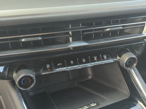 Certified 2025 Chevrolet Traverse LT image 18