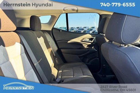Used 2025 Chevrolet Trax LS w/ LS Convenience Package image 24