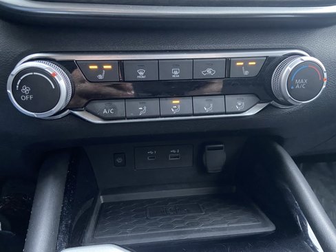 Used 2024 Nissan Altima 2.5 SV w/ SV Premium Package image 21