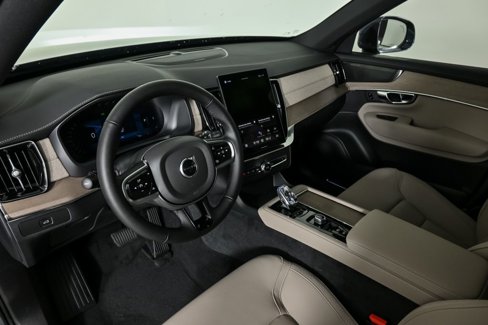 New 2026 Volvo XC90 B6 Plus w/ Protection Package Premier image 4