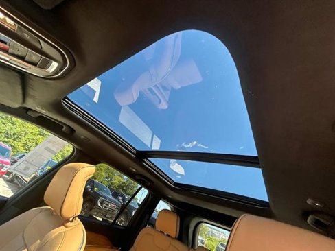 New 2025 Jeep Grand Cherokee Summit image 10