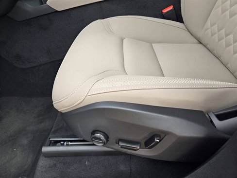 Used 2025 Volvo XC90 T8 Plus w/ Protection Package Premier image 16