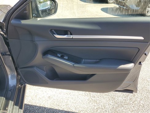 New 2025 Nissan Altima 2.5 SL image 33