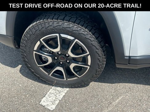 New 2025 Jeep Compass Trailhawk image 31
