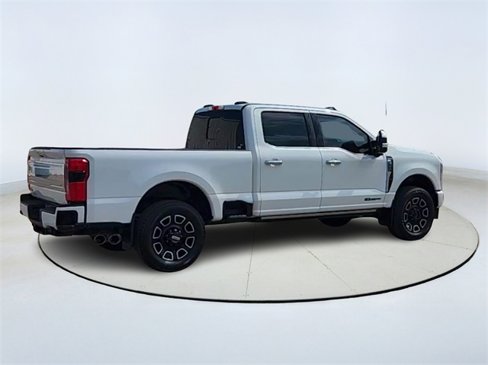 Used 2024 Ford F250 Platinum image 3