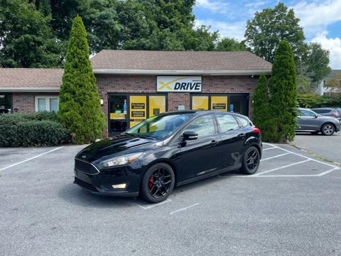 Used 2016 Ford Focus SE w/ Equipment Group 201A image 2