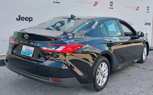 Used 2025 Toyota Camry LE image 9