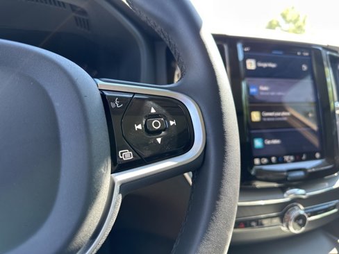 Certified 2025 Volvo XC60 B5 Plus w/ Climate Package image 27