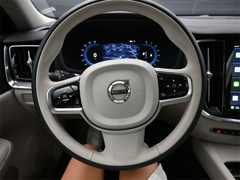Used 2025 Volvo S60 B5 Plus w/ Climate Package image 24