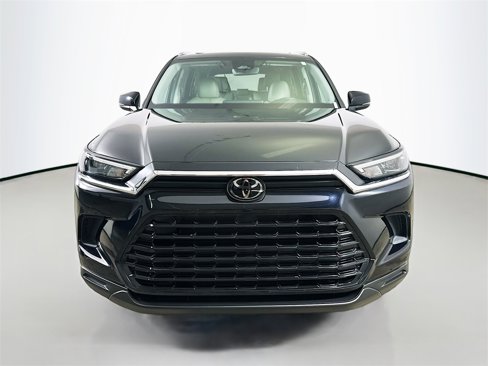 Used 2024 Toyota Grand Highlander XLE image 2