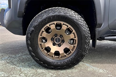 Used 2024 Toyota Tacoma Trailhunter image 8