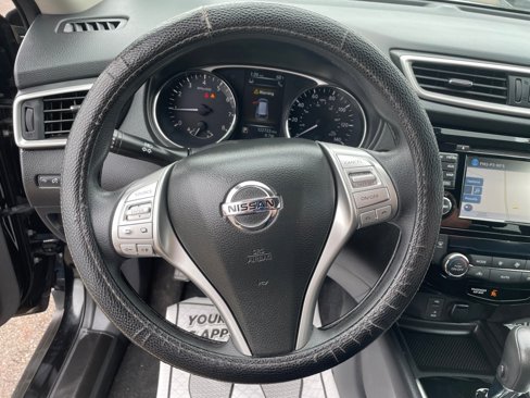 Used 2014 Nissan Rogue SV w/ SV Premium Package image 14