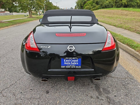 Used 2018 Nissan 370Z Touring image 5