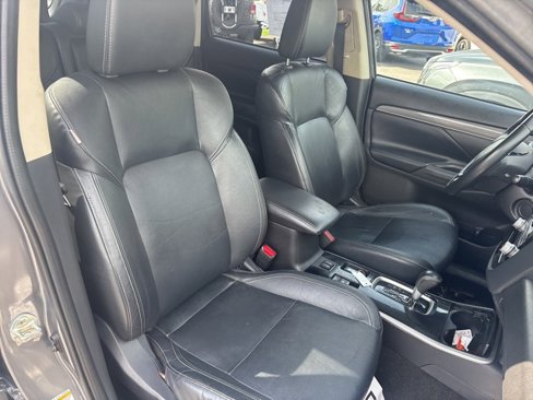 Used 2020 Mitsubishi Outlander SE image 9