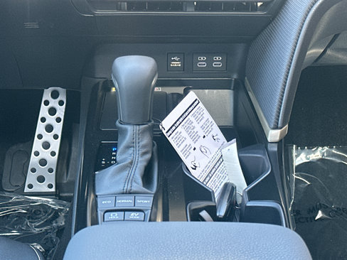 New 2026 Toyota Camry Hybrid w/ Convenience Package image 24