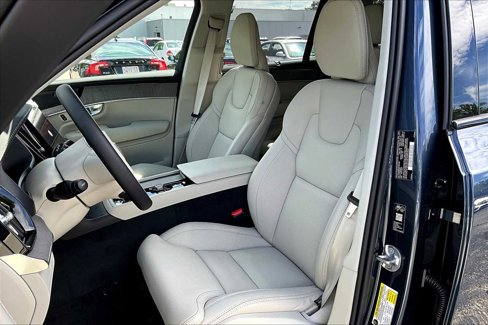 New 2026 Volvo XC90 B6 Ultra w/ Protection Package Premier image 13