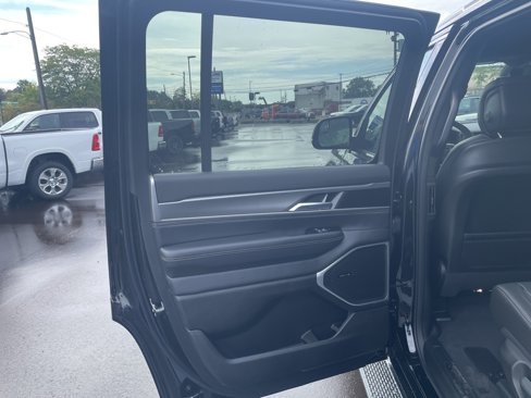 New 2025 Jeep Wagoneer 4WD image 14