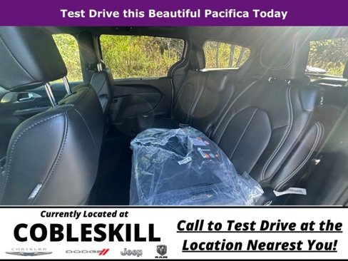 New 2026 Chrysler Pacifica Select image 15