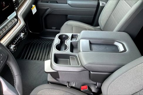 New 2026 GMC Sierra 1500 SLE w/ Preferred Package image 9