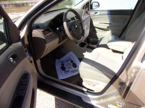 Used 2007 Chevrolet Cobalt LT w/ Preferred Equipment Group image 2