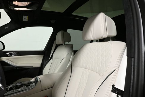 New 2026 BMW X7 M60i image 16