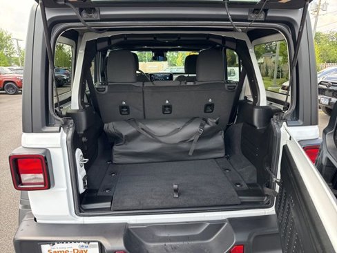 Used 2024 Jeep Wrangler Willys image 30