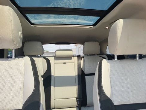 Used 2021 Land Rover Range Rover Velar S image 2