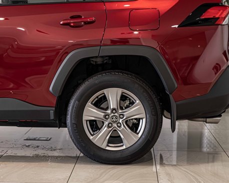 Used 2025 Toyota RAV4 XLE image 7