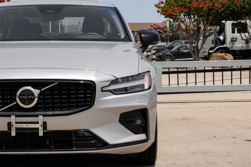Used 2024 Volvo S60 B5 Plus image 47