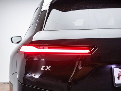 New 2026 BMW iX xDrive60 image 10