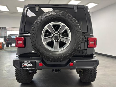 Used 2018 Jeep Wrangler Unlimited Sahara image 10