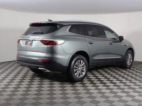 Used 2023 Buick Enclave Essence image 10