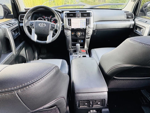 Used 2021 Toyota 4Runner SR5 Premium w/ Moonroof Package image 9