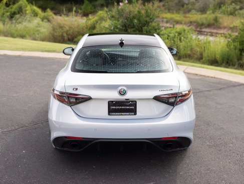 New 2025 Alfa Romeo Giulia AWD image 8