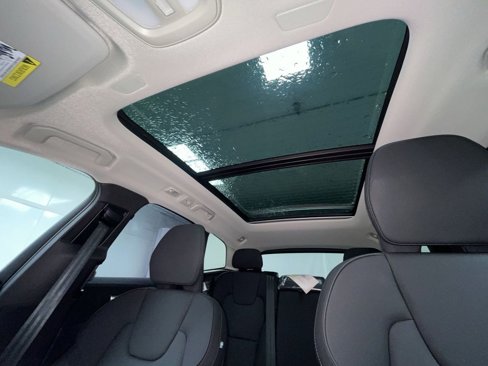 New 2026 Volvo XC60 B5 Plus w/ Climate Package image 6