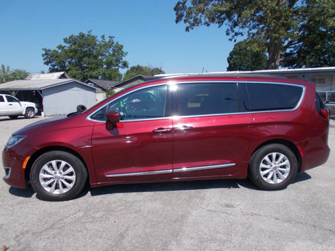 Used 2017 Chrysler Pacifica Touring-L image 20