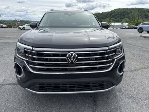 New 2025 Volkswagen Atlas SE image 2