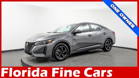Used 2025 Nissan Sentra SV image 1