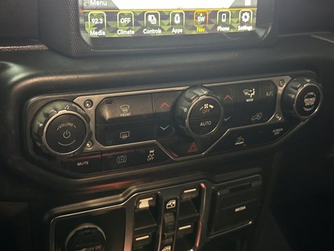 Certified 2022 Jeep Wrangler Unlimited Sahara image 20