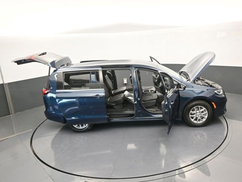 New 2025 Chrysler Pacifica Select image 63