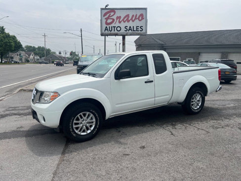 Used 2016 Nissan Frontier SV image 1