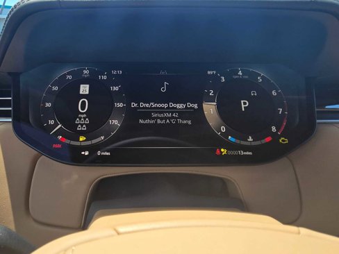 New 2025 Land Rover Range Rover Long Wheelbase SE image 27