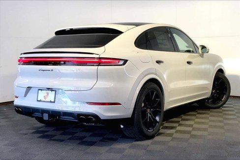 New 2025 Porsche Cayenne S image 7
