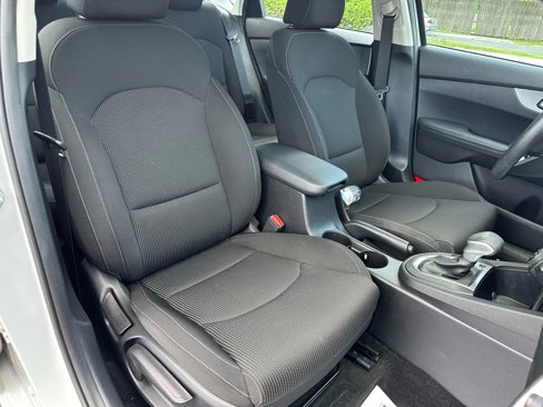 Used 2021 Kia Forte LXS image 28