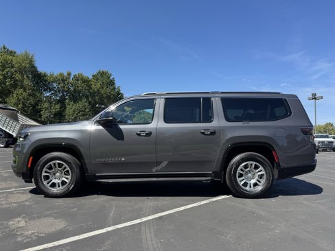 Used 2024 Jeep Wagoneer L 4WD w/ Convenience Group I image 8